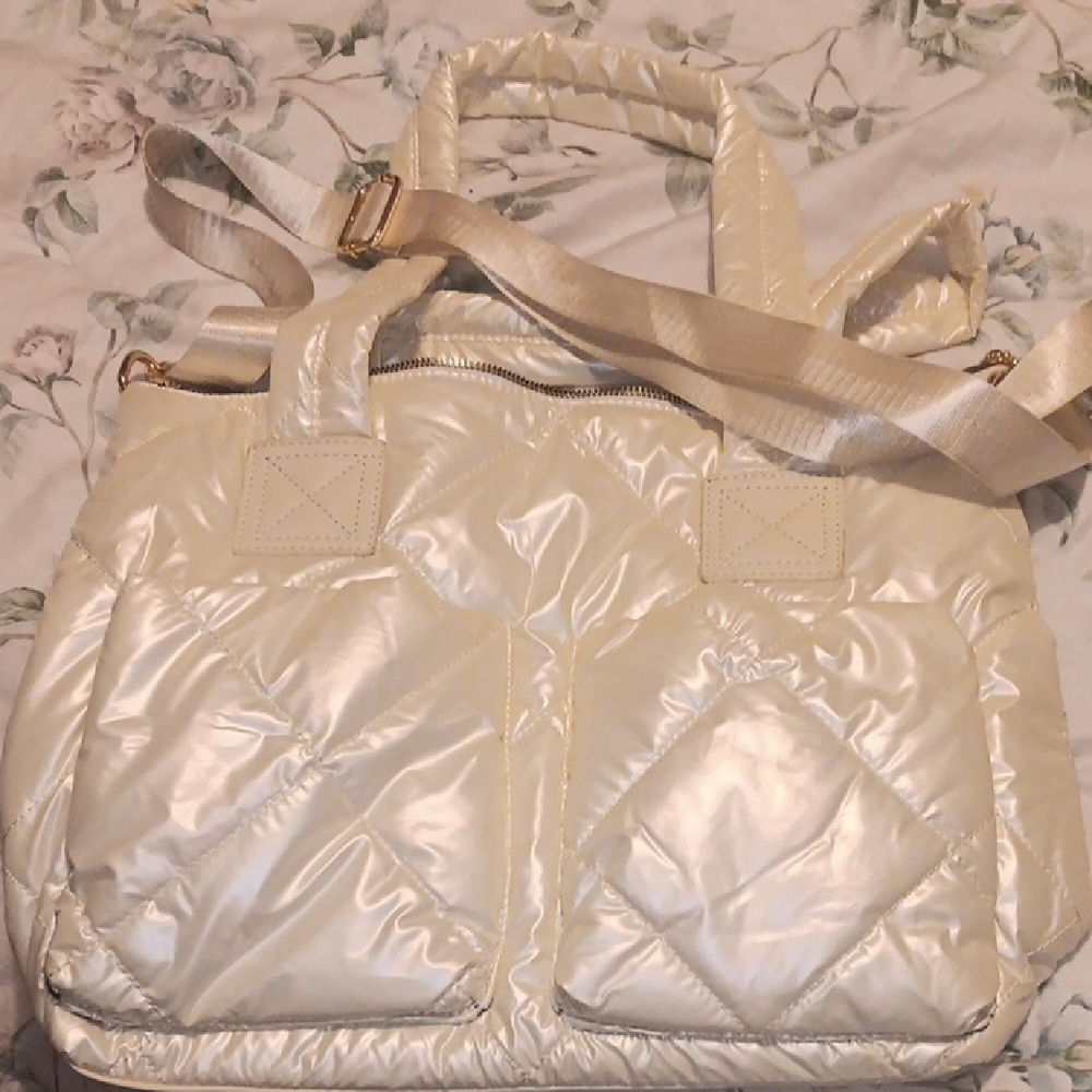 Elegant Cream Quilted Women's Bag